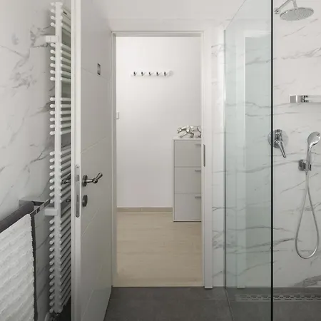 Apartment 1 Bedroom Lovely In