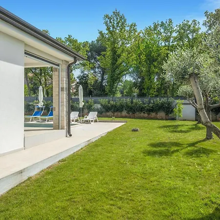 Apartman Awesome In With Wifi Porec