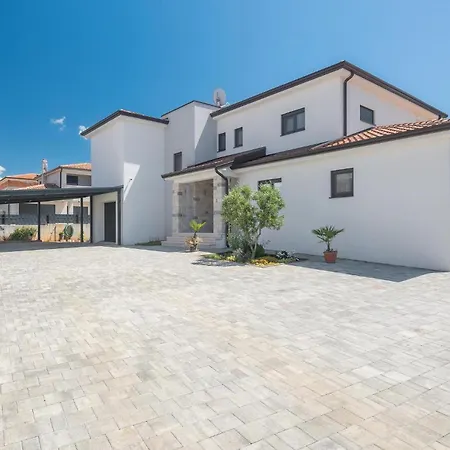 Awesome In With Wifi Apartman *